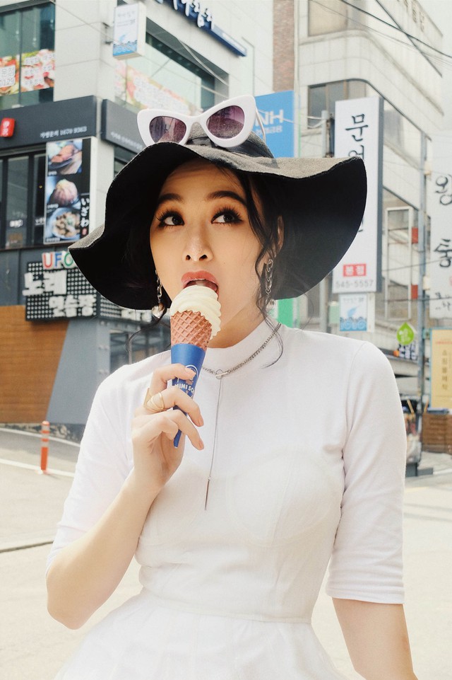 Angela Phương Trinh sành điệu trên đường phố Hàn Quốc - Ảnh 8.
