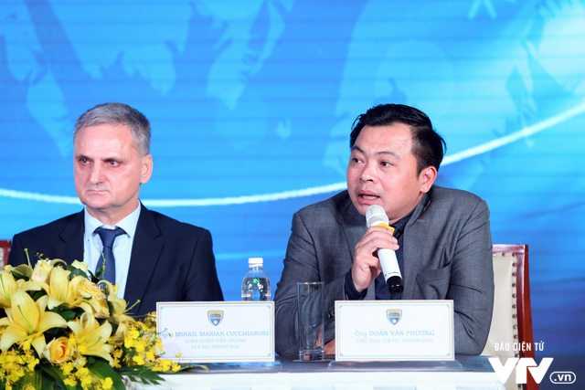 Toàn cảnh buổi ra mắt tân HLV Mihail Marian Cucchiaroni của CLB FLC Thanh Hóa - Ảnh 7.
