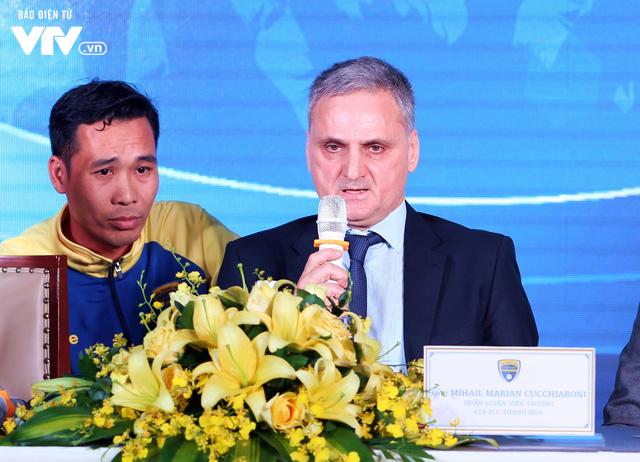 Toàn cảnh buổi ra mắt tân HLV Mihail Marian Cucchiaroni của CLB FLC Thanh Hóa - Ảnh 8.