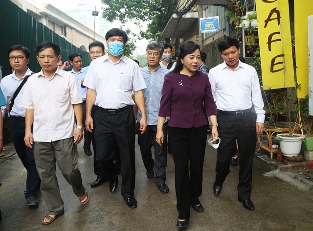 Bộ trưởng Bộ Y tế kiểm tra công tác phòng, chống dịch sốt xuất huyết tại Hà Nội - Ảnh 1.