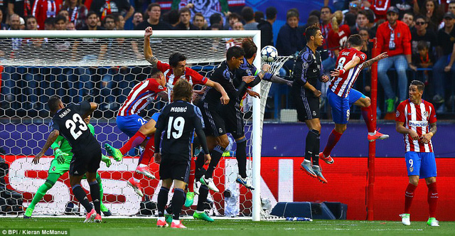 Real Madrid toát mồ hôi vào chung kết Champions League - Ảnh 1.