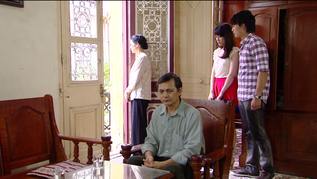 Phim Giao mùa - Tập 15: Tố Loan (Thùy Dương) dọa cắt tay tự tử khi bị Trung (Tiến Lộc) phát hiện vẫn làm gái bao - Ảnh 8.