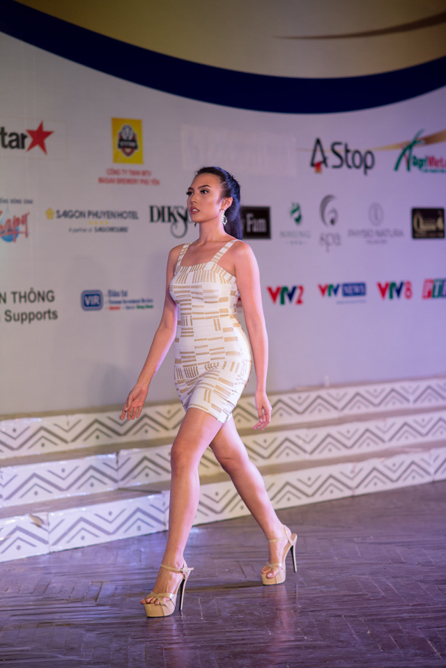 Bận rộn với Top Model, siêu mẫu Hoàng Yến vẫn góp mặt ở Hoa hậu Hữu nghị ASEAN - Ảnh 8.