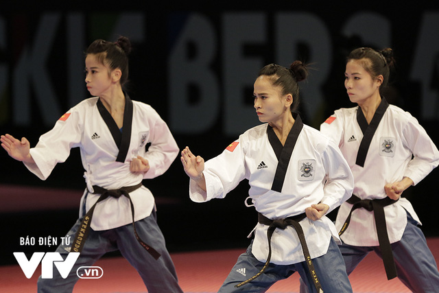 SEA Games 29: 3 cô gái xinh đẹp mở hàng HCV cho Taekwondo Việt Nam - Ảnh 1.