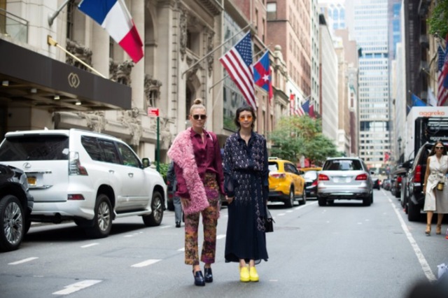 Street style - Điểm nhấn ấn tượng tại các tuần lễ thời trang quốc tế - Ảnh 7.