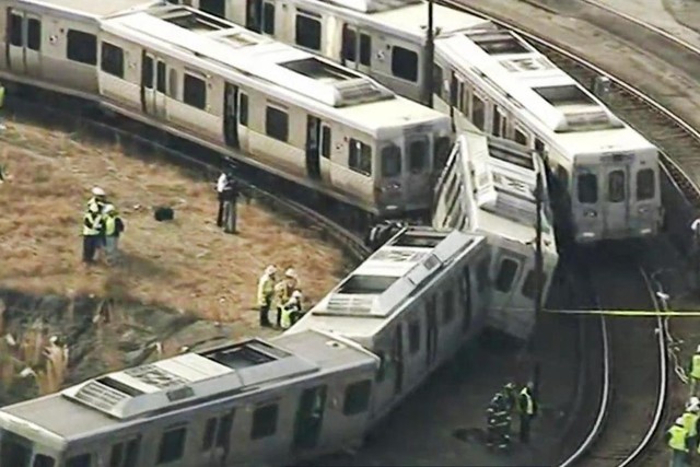 Mỹ: Hai xe lửa tông nhau tại Philadelphia, 4 người bị thương - Ảnh 1.