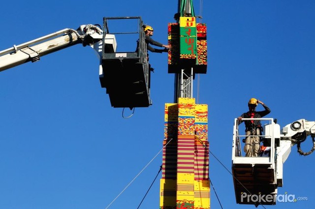 Nỗ lực lập kỷ lục thế giới với tháp Lego cao gần 40m - Ảnh 1.
