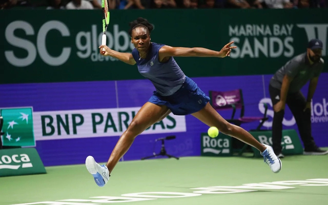 Bảng Trắng WTA Finals 2017: Venus Williams thắng kịch tính Jelena Ostapenko - Ảnh 1.