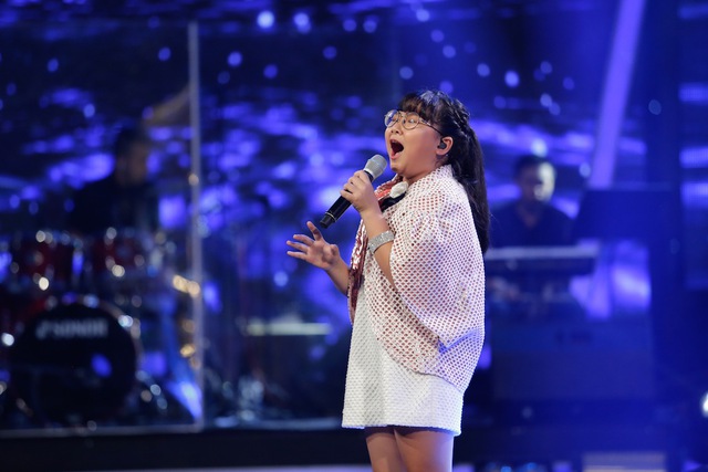 Vietnam Idol Kids: Hát nhạc Phan Mạnh Quỳnh, hoàng tử Bolero làm xiêu lòng  Isaac - Ảnh 6.