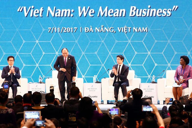 Thủ tướng phát biểu tại Hội nghị Thượng đỉnh Kinh doanh Việt Nam 2017 - Ảnh 1.