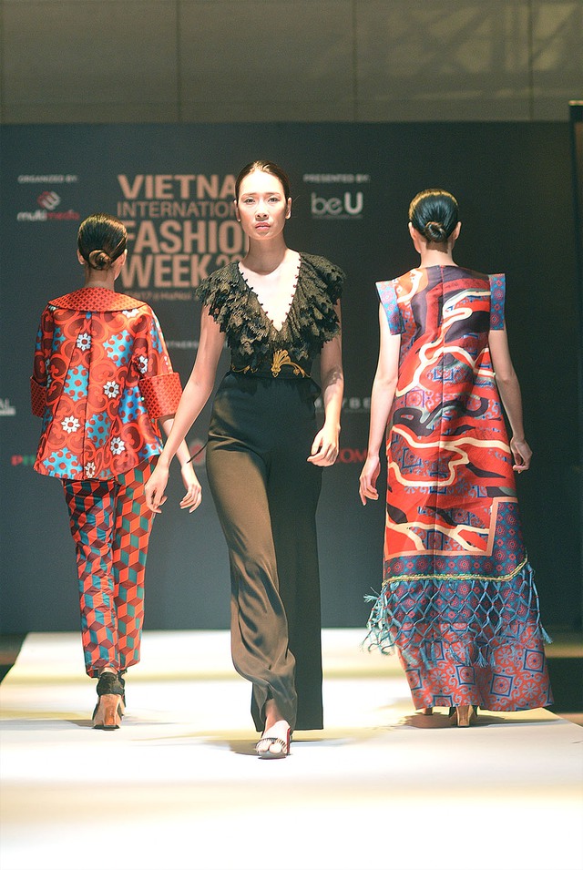 Nhiều NTK danh tiếng hội ngộ tại Tuần lễ thời trang quốc tế Việt Nam Thu - Đông 2017 - Ảnh 1.