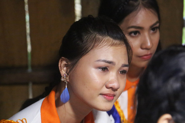Thí sinh Hoa hậu Hữu nghị ASEAN rơi nước mắt trước những hoàn cảnh nghèo khó - Ảnh 2.