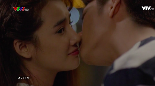 Tuổi thanh xuân 2 - Tập 18: Linh (Nhã Phương) và Junsu (Kang Tae Oh) trao nhau liền hai nụ hôn đắm đuối - Ảnh 27.