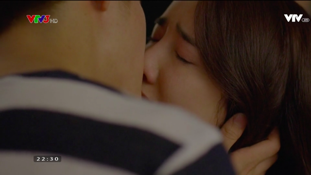 Tuổi thanh xuân 2: Cận cảnh nụ hôn ngọt ngào và được chờ đợi nhất giữa Nhã Phương và Kang Tae Oh - Ảnh 2.