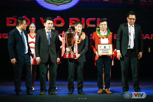 ẢNH: Toàn cảnh Gala trao giải các giải bóng đá chuyên nghiệp Việt Nam 2017 - Ảnh 12.