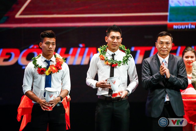 ẢNH: Toàn cảnh Gala trao giải các giải bóng đá chuyên nghiệp Việt Nam 2017 - Ảnh 7.