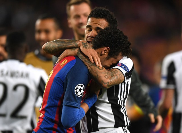 Chùm ảnh: Các cầu thủ Barcelona gục ngã nhìn Juventus vào bán kết - Ảnh 5.