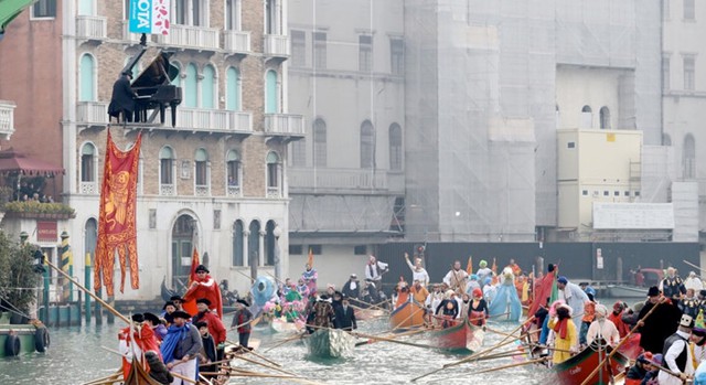 Lễ hội hóa trang khiến Venice như trở lại thời Phục Hưng - Ảnh 12.