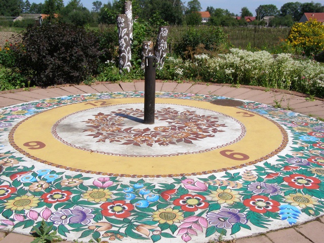 Ghé thăm ngôi làng ở Ba Lan ngập tràn họa tiết hoa - Ảnh 1.
