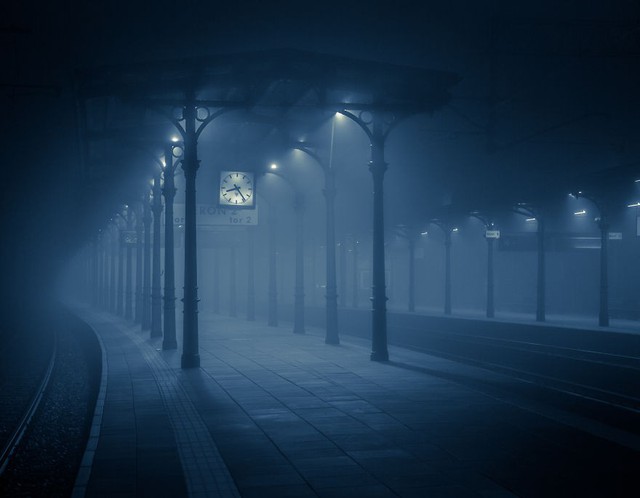 Thị trấn ở Ba Lan huyền bí và ảo diệu trong sương mù giá lạnh - Ảnh 3.