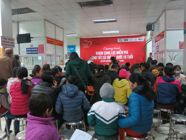 1.200 em nhỏ ở Hưng Yên được khám sàng lọc tim bẩm sinh - Ảnh 2.