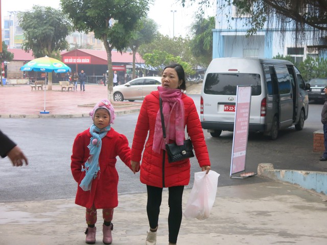 1.200 em nhỏ ở Hưng Yên được khám sàng lọc tim bẩm sinh - Ảnh 14.