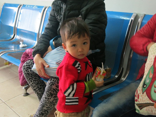 1.200 em nhỏ ở Hưng Yên được khám sàng lọc tim bẩm sinh - Ảnh 17.