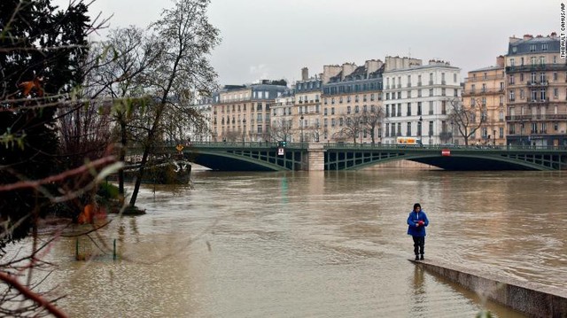 Pháp: Lũ lụt tại Paris chạm ngưỡng 6m - Ảnh 6.
