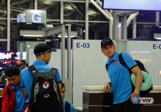 ẢNH: Chuẩn bị cho AFF Cup 2018, ĐT Việt Nam lên đường sang Hàn Quốc tập huấn - Ảnh 3.