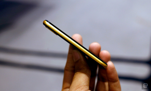 Huyền thoại Palm chính thức hồi sinh với chiếc smartphone hạt tiêu - Ảnh 3.