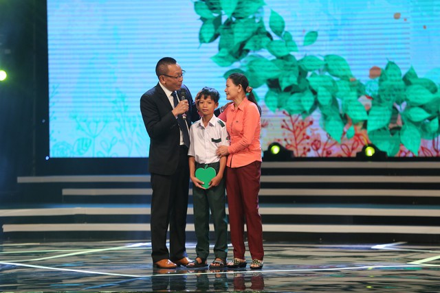 Trung quân Idol, Thanh Lam truyền cảm hứng tới cộng đồng trong đêm THTT Cả nước chung tay vì người nghèo 2018 - Ảnh 1.