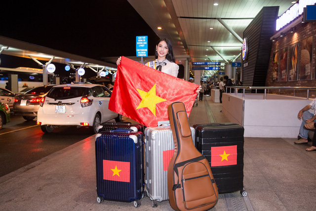 Hoa hậu Tiểu Vy tiễn cô bạn thân thiết lên đường thi Hoa hậu Quốc tế 2018 - Ảnh 3.
