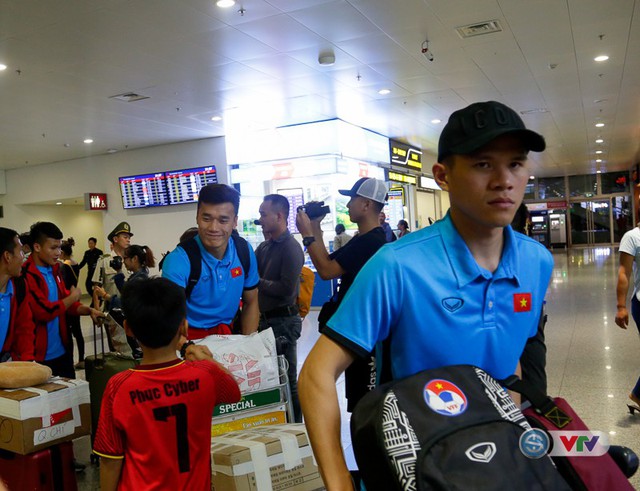 AFF Cup 2018: ĐT Việt Nam đã trở về nước sau chuyến tập huấn tại Hàn Quốc - Ảnh 7.
