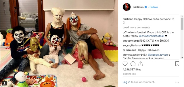 Halloween: Cristiano Ronaldo hóa thân thành nhân vật kinh dị nào? - Ảnh 1.