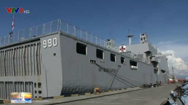 Indonesia biến thuyền thành bệnh viện dã chiến hỗ trợ nạn nhân động đất, sóng thần - Ảnh 1.