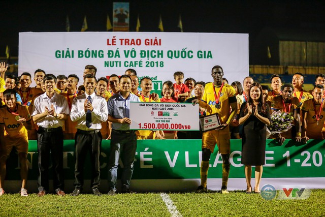 ẢNH: Thắng tối thiểu Sanna Khánh Hoà BVN, FLC Thanh Hoá giành Á quân V.League 2018 - Ảnh 20.