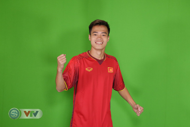 Ấn tượng buổi chụp hình của ĐTQG Việt Nam trước thềm AFF Cup 2018 - Ảnh 10.