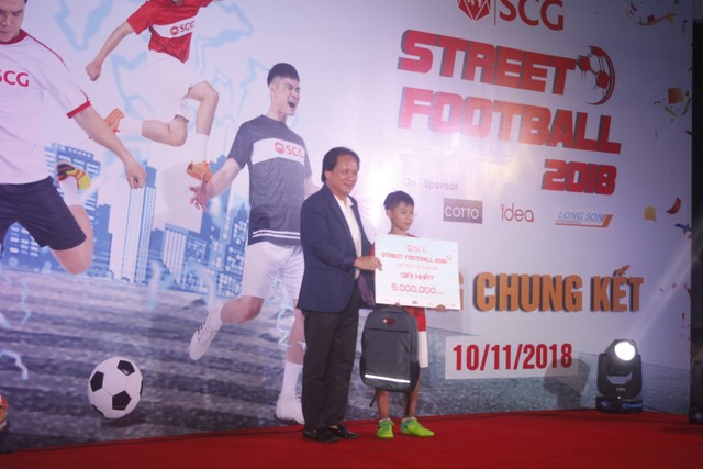Sôi động ngày hội bóng đá đường phố SCG Street Football 2018 giữa phố đi bộ Hồ Hoàn Kiếm - Ảnh 15.