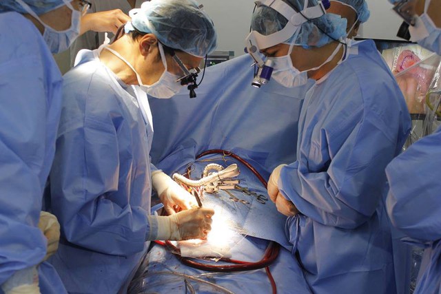 Phẫu thuật tái tạo van động mạch chủ bằng phương pháp Ozaki - Ảnh 1.