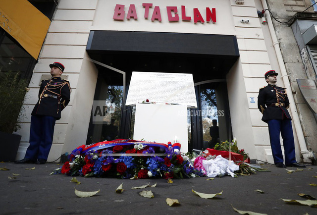 Pháp kỷ niệm 3 năm ngày diễn ra vụ khủng bố tại Paris khiến 130 người thiệt mạng - Ảnh 1.