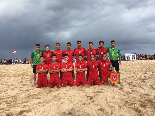 ĐT bóng đá bãi biển Việt Nam đăng quang tại giải vô địch ĐNA - Ảnh 1.