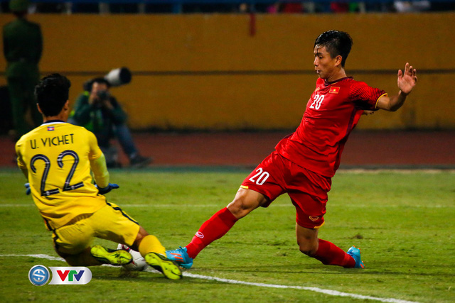 ẢNH: Toàn cảnh ĐT Việt Nam giành chiến thắng 3-0 trước ĐT Campuchia trên sân Hàng Đẫy - Ảnh 8.