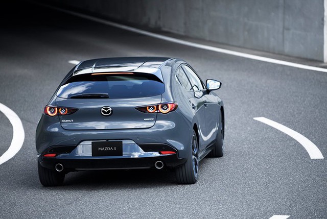 Trầm trồ trước những hình ảnh đầu tiên về Mazda 3 2019 - Ảnh 1.