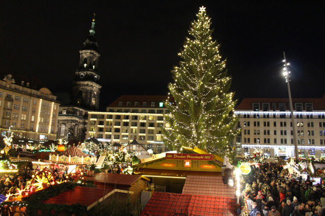Chợ Giáng sinh lâu đời Dresden tại Đức mở cửa đón du khách - Ảnh 1.