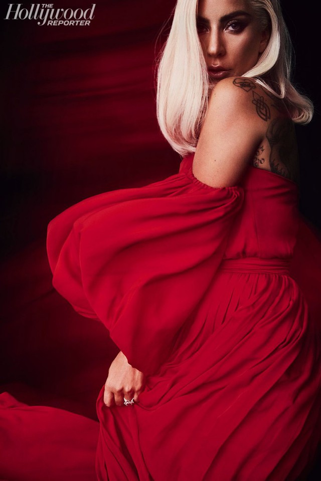 Lady Gaga cực quyến rũ với sắc đỏ - Ảnh 3.
