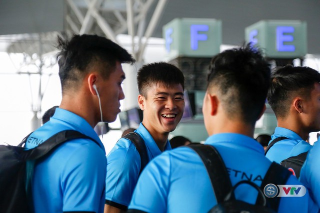 ĐT Việt Nam lên đường sang Lào dự trận ra quân AFF Suzuki Cup 2018 - Ảnh 10.