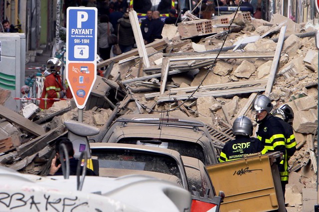 Sập 2 tòa nhà tại Marseille, Pháp, 8 người có thể đã thiệt mạng - Ảnh 1.