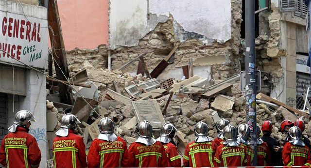 Sập 2 tòa nhà tại Marseille, Pháp, 8 người có thể đã thiệt mạng - Ảnh 2.