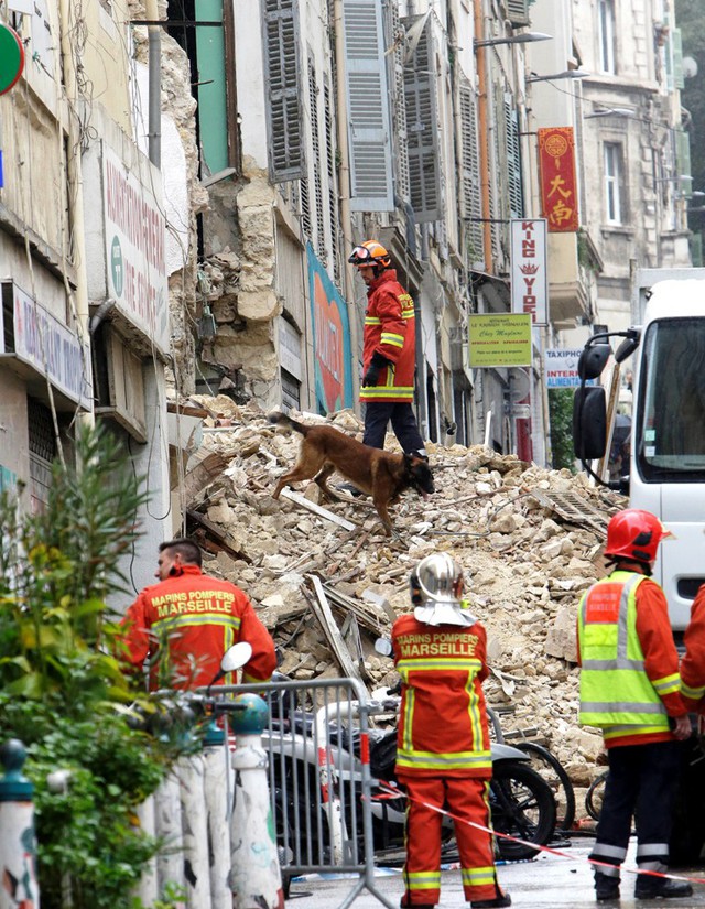 Sập 2 tòa nhà tại Marseille, Pháp, 8 người có thể đã thiệt mạng - Ảnh 4.
