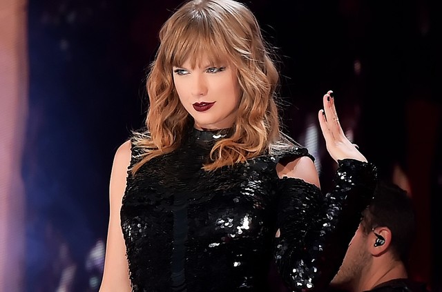Sau Grammy, Drake tiếp tục vượt mặt Taylor Swift tại BXH Billboard - Ảnh 2.